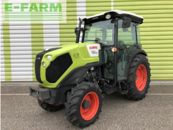 CLAAS Nexos 220 Traktor