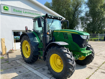 JOHN DEERE 6215R Traktor