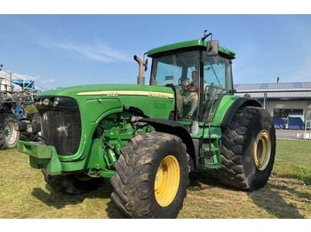 JOHN DEERE 8320 Traktor