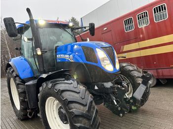 NEW HOLLAND T7.200 Traktor