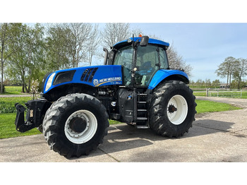 NEW HOLLAND T8 Traktor