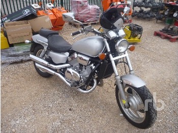 Honda VF750C MAGNA - Motorrad