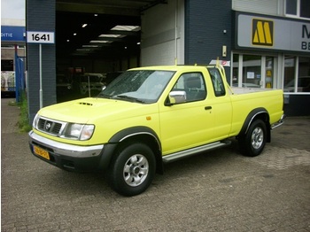 Nissan King Cab Pick-up 2.5 DTI Extra Cab 4X4 / Klima - PKW