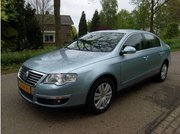 VW Passat 2.0 FSI Highline Topzustand - PKW