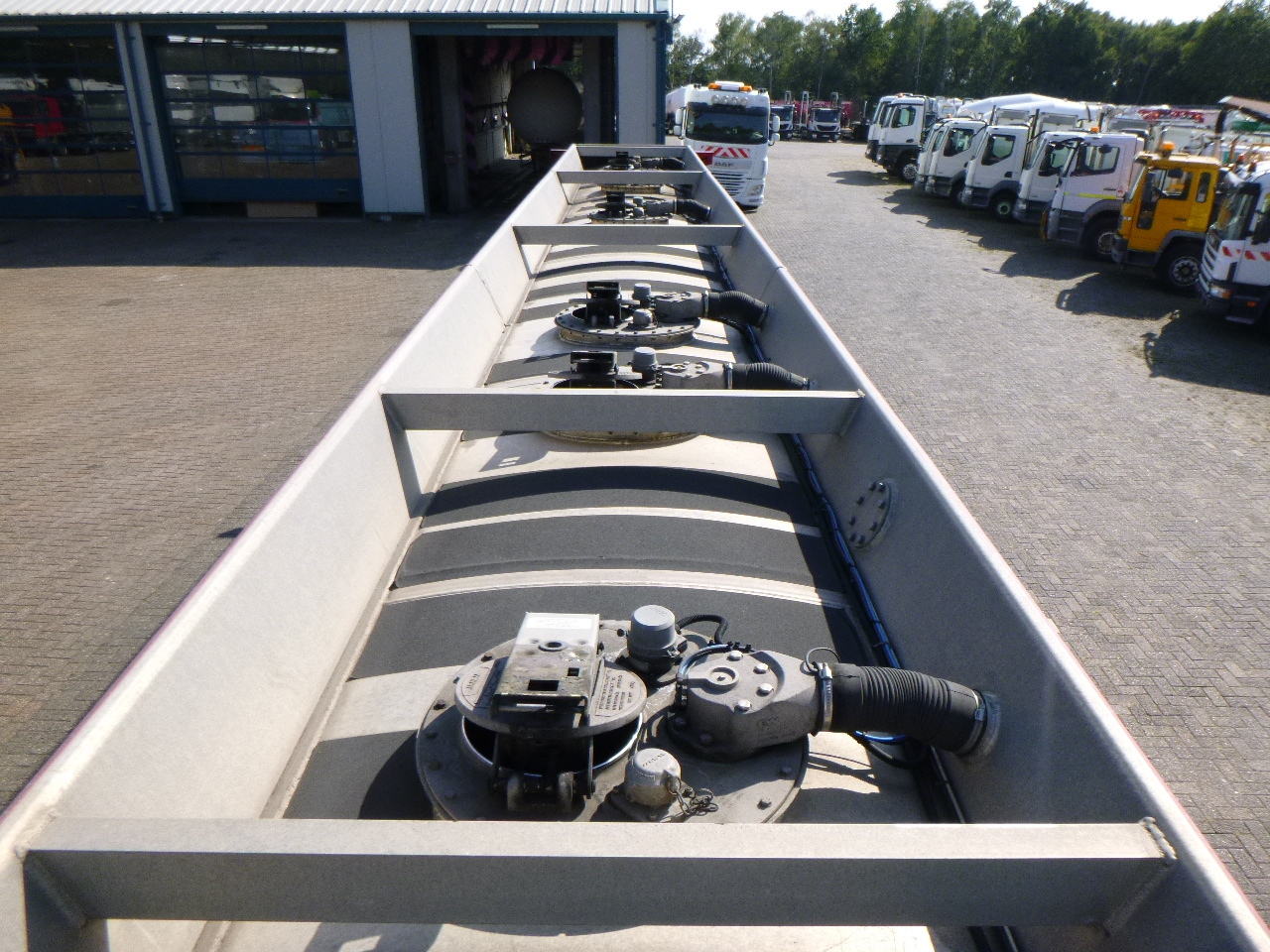 Tankauflieger Für die Beförderung von Kraftstoff Lakeland Tankers Fuel tank alu 42.8 m3 / 6 comp + pump: das Bild 10
