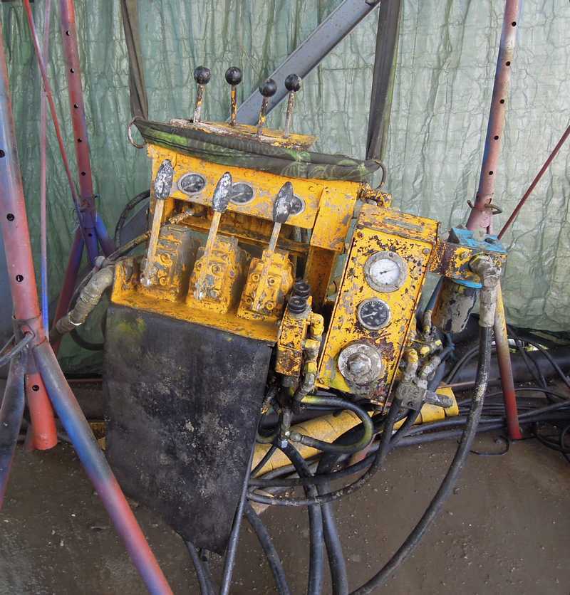 Tunnelbohrmaschine AtlasCopco BUT 6 EH drill boom: das Bild 2
