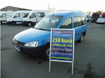 Opel Combo Tour 1.7DI 16v 5sitze  - Kleinbus