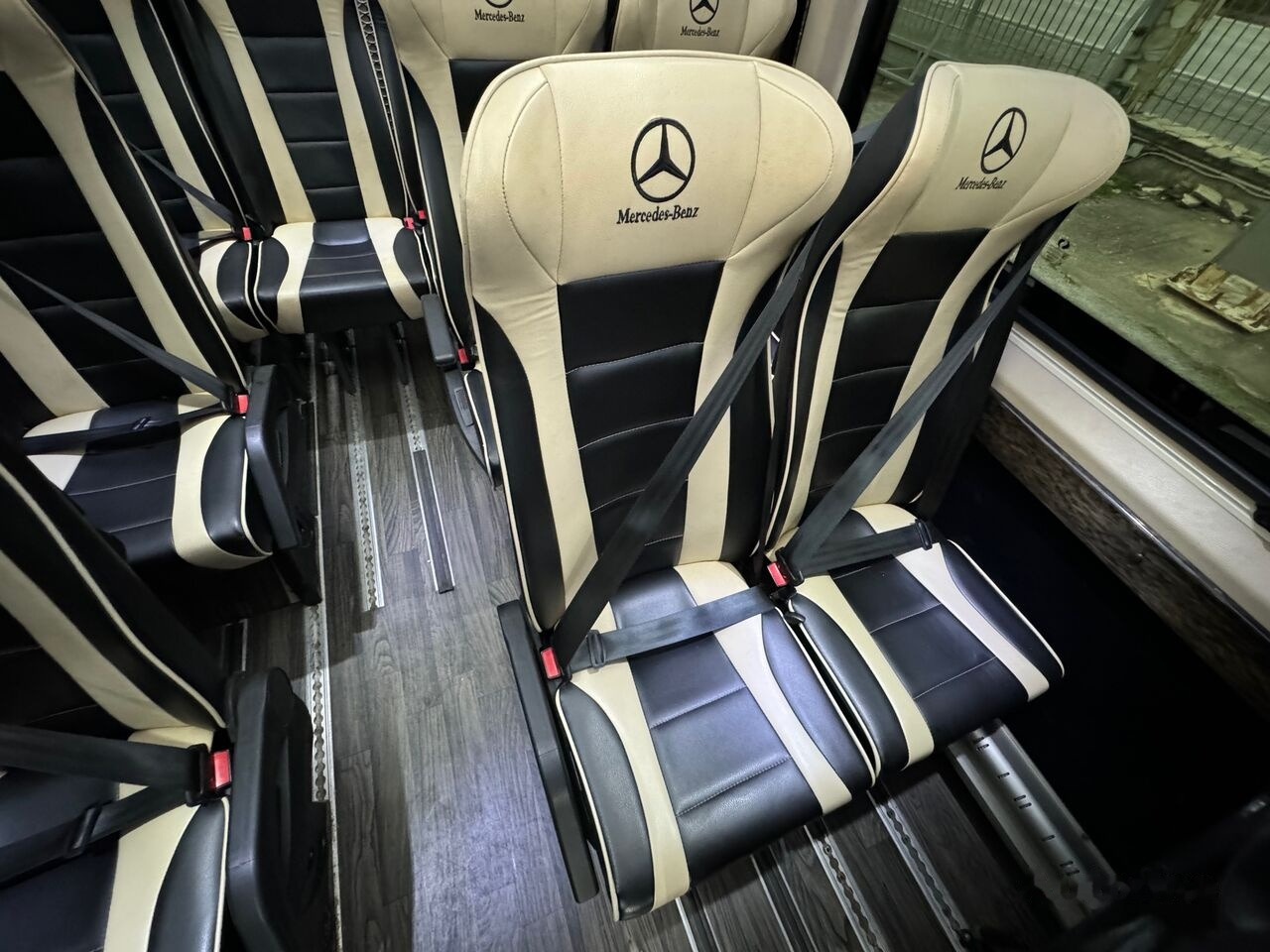 Kleinbus, Personentransporter Mercedes-Benz 519 CDI / 16+1+1 / RAMP: das Bild 12