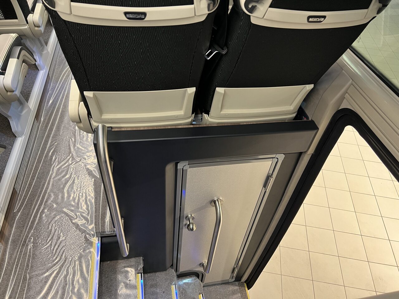 Neoplan Cityliner P15 Euro 6E V.I.P / Exclusive Class (Gräddfärgad skinnklädsel) – Leasing Neoplan Cityliner P15 Euro 6E V.I.P / Exclusive Class (Gräddfärgad skinnklädsel): das Bild 22