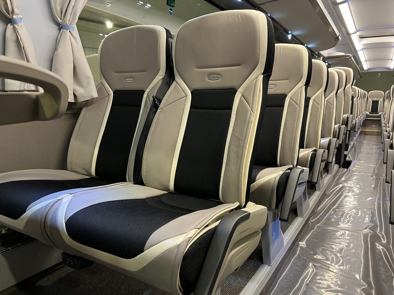 Neoplan Cityliner P15 Euro 6E V.I.P / Exclusive Class (Gräddfärgad skinnklädsel) – Leasing Neoplan Cityliner P15 Euro 6E V.I.P / Exclusive Class (Gräddfärgad skinnklädsel): das Bild 20