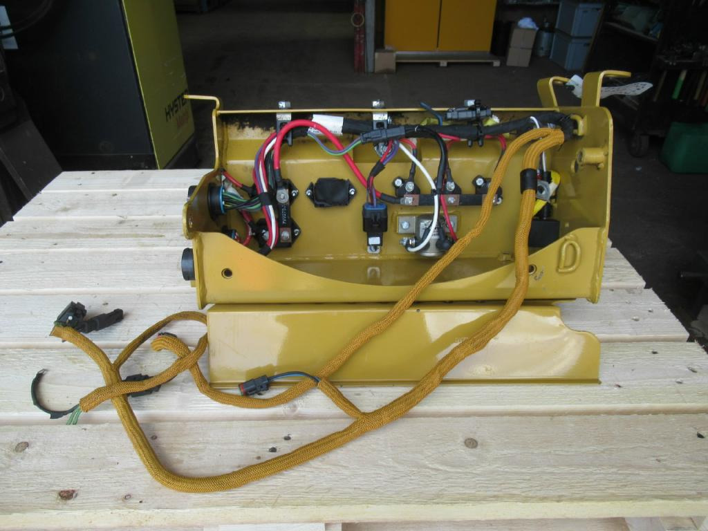 Elektrische Ausrüstung für Baumaschine Caterpillar 725C -: das Bild 6