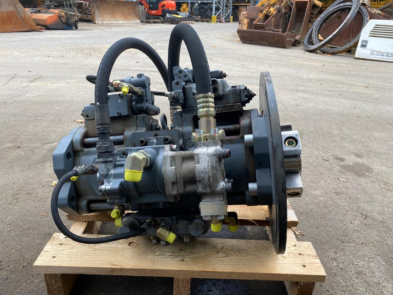 Hydraulikpumpe Holland K3V112 aus E215 zum Verkauf – Truck1 Österreich