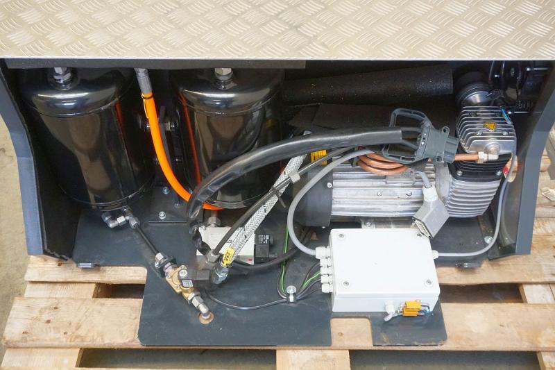 Druckluftanlage für Schleppfahrzeug LINDE Kompressor für Druckluftbremsanlage Linde P 80: das Bild 2