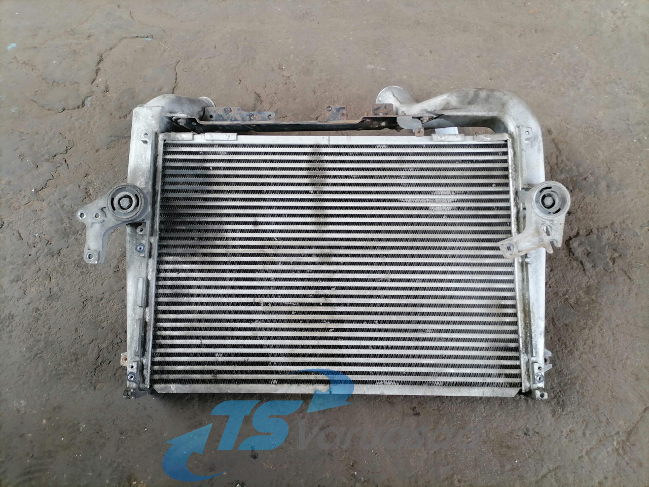 Interkühler für LKW Scania Intercooler radiator 1817893: das Bild 2