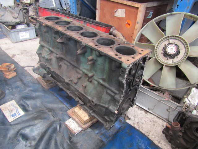 Motor und Teile für LKW VOLVO D9A STD BLOCK: das Bild 3