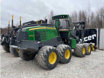 JOHN DEERE Harvester