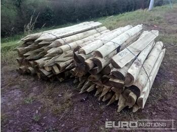Forstmaschine Bundle of Timber Split Posts (2 of): das Bild 1