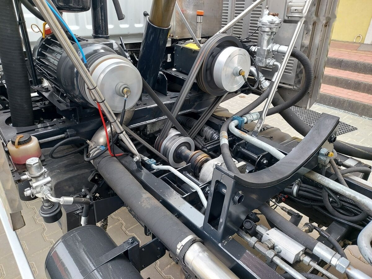Saug-/ Spülfahrzeug Renault Maxity Cappellotto INOX Low garage hydro combi: das Bild 30