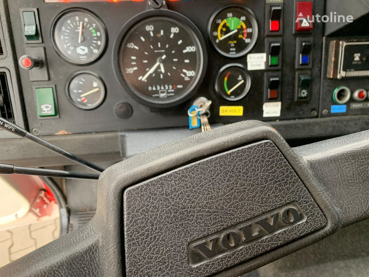 Feuerwehrfahrzeug Volvo F613 Turbo / 2000l/min pump / 1000l foam / GOOD CONDITION: das Bild 12