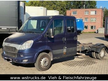 Fahrgestell LKW Iveco 70C21 Doppelkabine Fahrgestell AHK