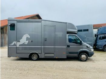 Tiertransporter LKW Iveco Pferdetransporter: das Bild 1