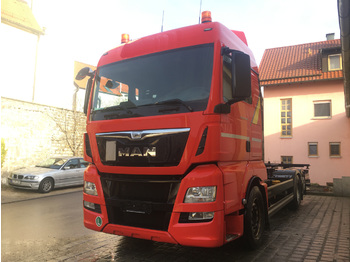 Containerwagen/ Wechselfahrgestell LKW Für die Beförderung von Container MAN TGX 26.440 6x2 Euro 6 Intarder Liftachse: das Bild 1
