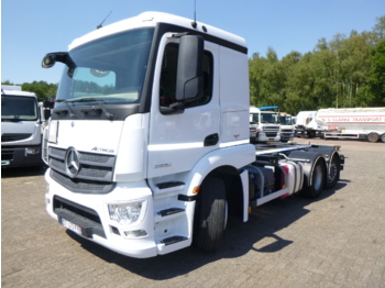 Fahrgestell LKW Mercedes Actros 2636 6x2 Euro 6 ADR chassis / container: das Bild 1