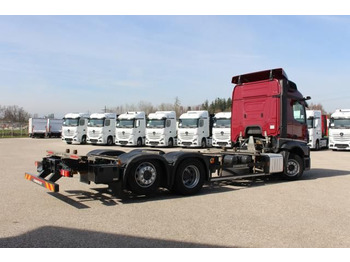 Mercedes-Benz Actros 2543 LL BDF Distronic PPC Spur-Ass L-Fhs  - Containerwagen/ Wechselfahrgestell LKW: das Bild 2