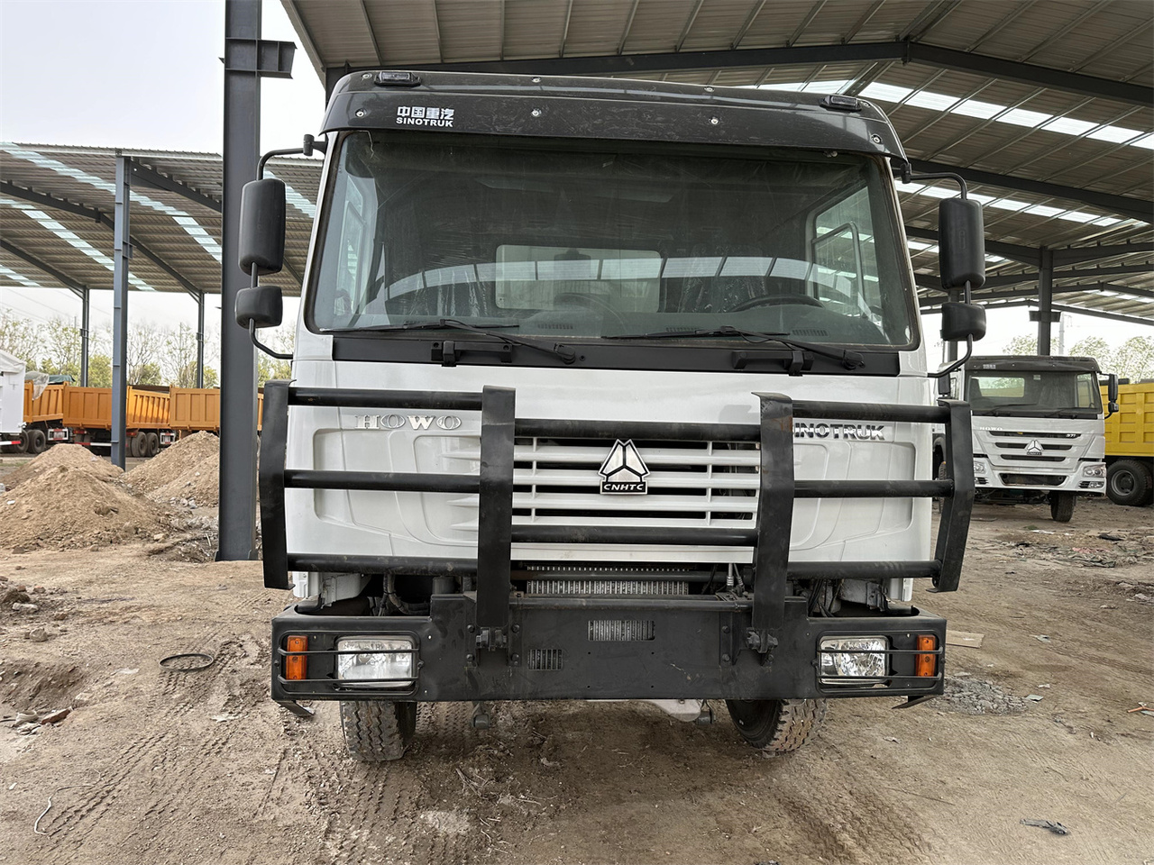 Kipper Für die Beförderung von Silos SINOTRUK HOWO 371 Dump Truck: das Bild 2