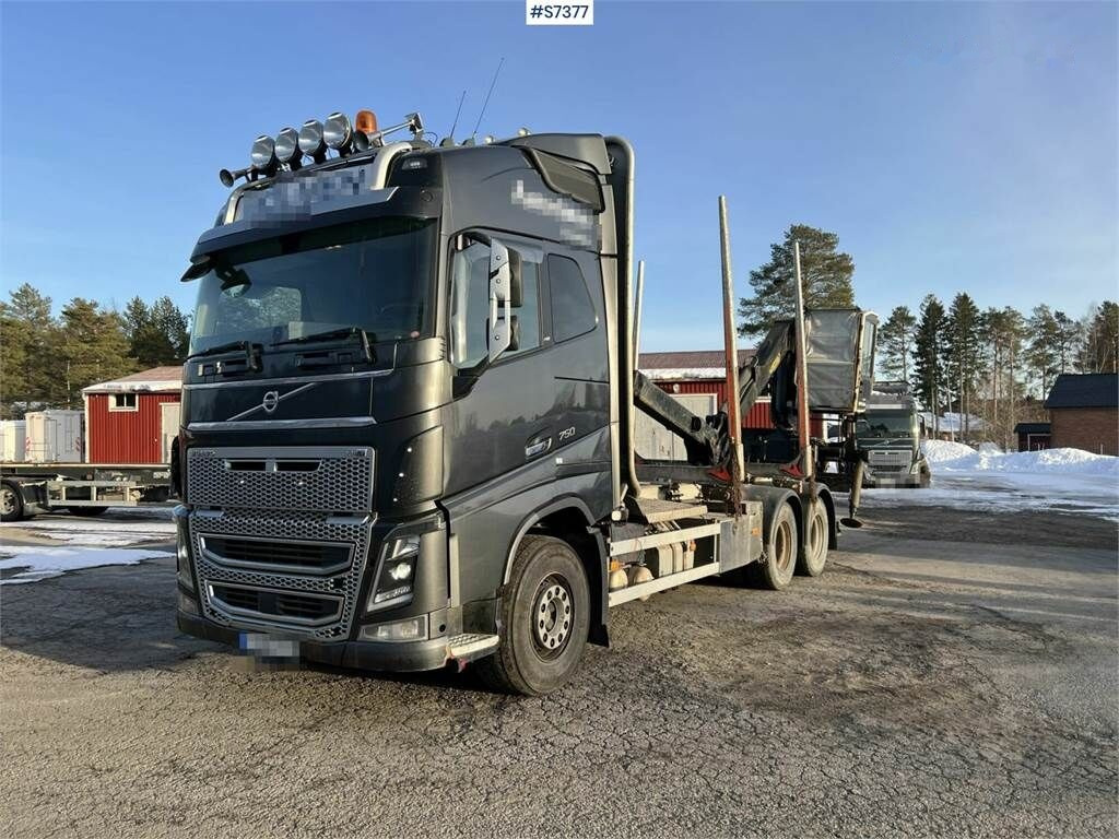 Holztransporter Volvo FH16 6X4: das Bild 11