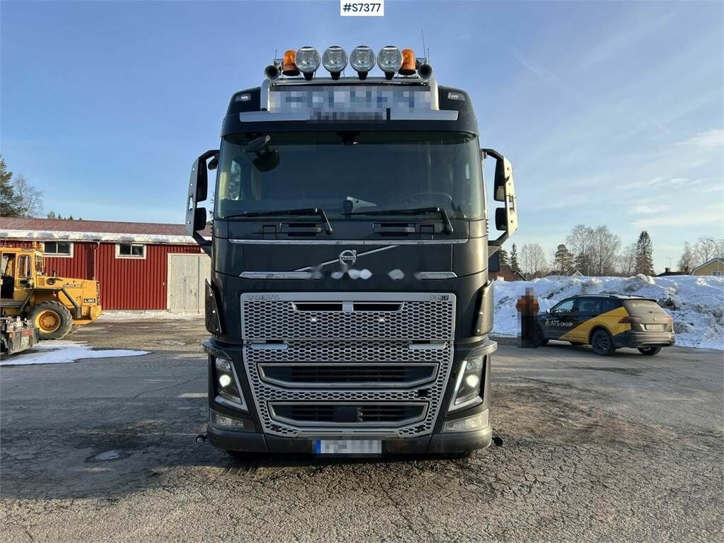 Holztransporter Volvo FH16 6X4: das Bild 12