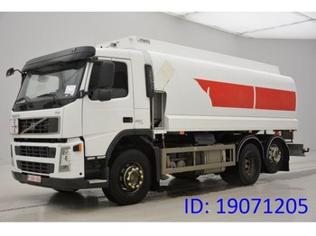 Tankwagen Für die Beförderung von Kraftstoff Volvo FM 380 - 6x2: das Bild 1