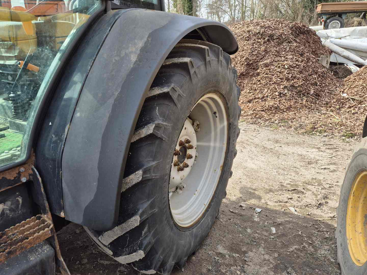 Traktor DEUTZ-FAHR AGROFARM 85: das Bild 4