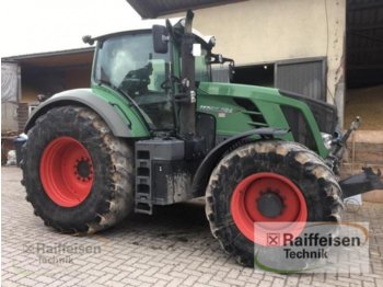 Traktor Fendt 824: das Bild 1