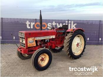 Traktor International 453: das Bild 1
