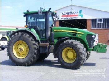 Traktor John Deere 7930: das Bild 1