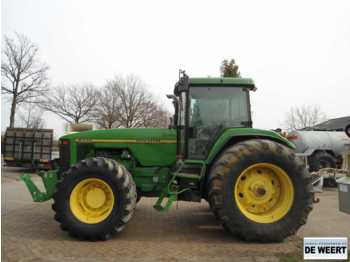 Traktor John Deere 8300: das Bild 1