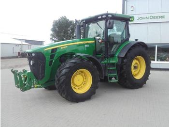 Traktor John Deere 8320R: das Bild 1