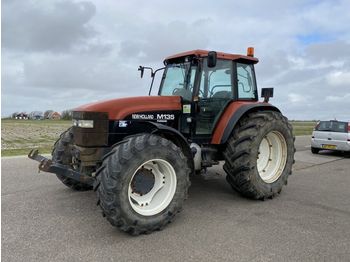 Traktor neu kaufen NEW HOLLAND M135: das Bild 1