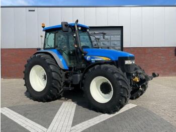 Traktor New Holland tm 155 rc: das Bild 1