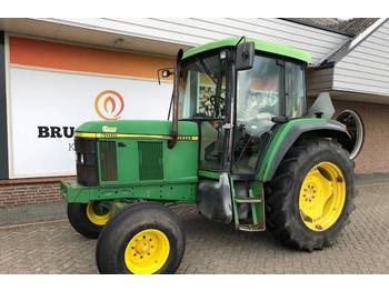 Radtraktor John Deere 6110 2wd
