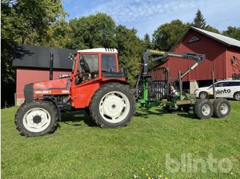 Traktor Valmet 604-4 + Farma vagn med grip: das Bild 1