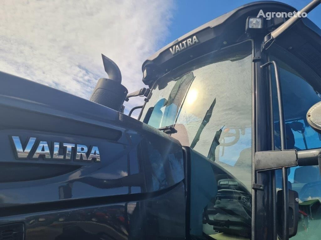 Traktor Valtra S374: das Bild 11