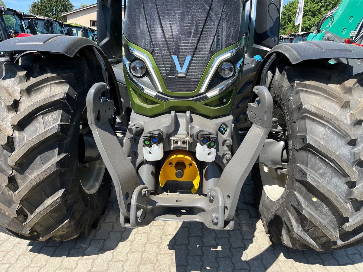 Traktor neu kaufen Valtra T175: das Bild 8