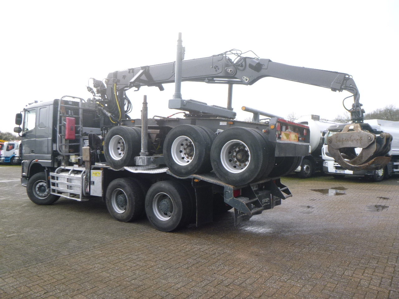 Sattelzugmaschine D.A.F. XF 105.510 6x4 + Loglift F281S83 crane / timber truck + dolly: das Bild 5