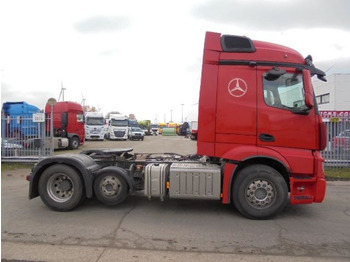 Sattelzugmaschine Mercedes-Benz Actros 2543 6X2 + HYDRAULIC: das Bild 4