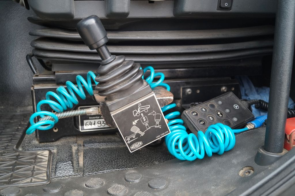 Sattelzugmaschine Mercedes-Benz Actros 2654 V8 Retarder Schalter: das Bild 11