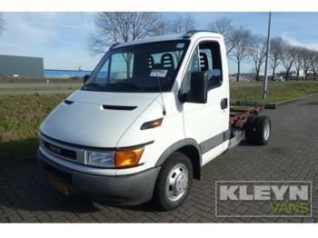 Transporter Iveco Daily 40C11 chassis: das Bild 1