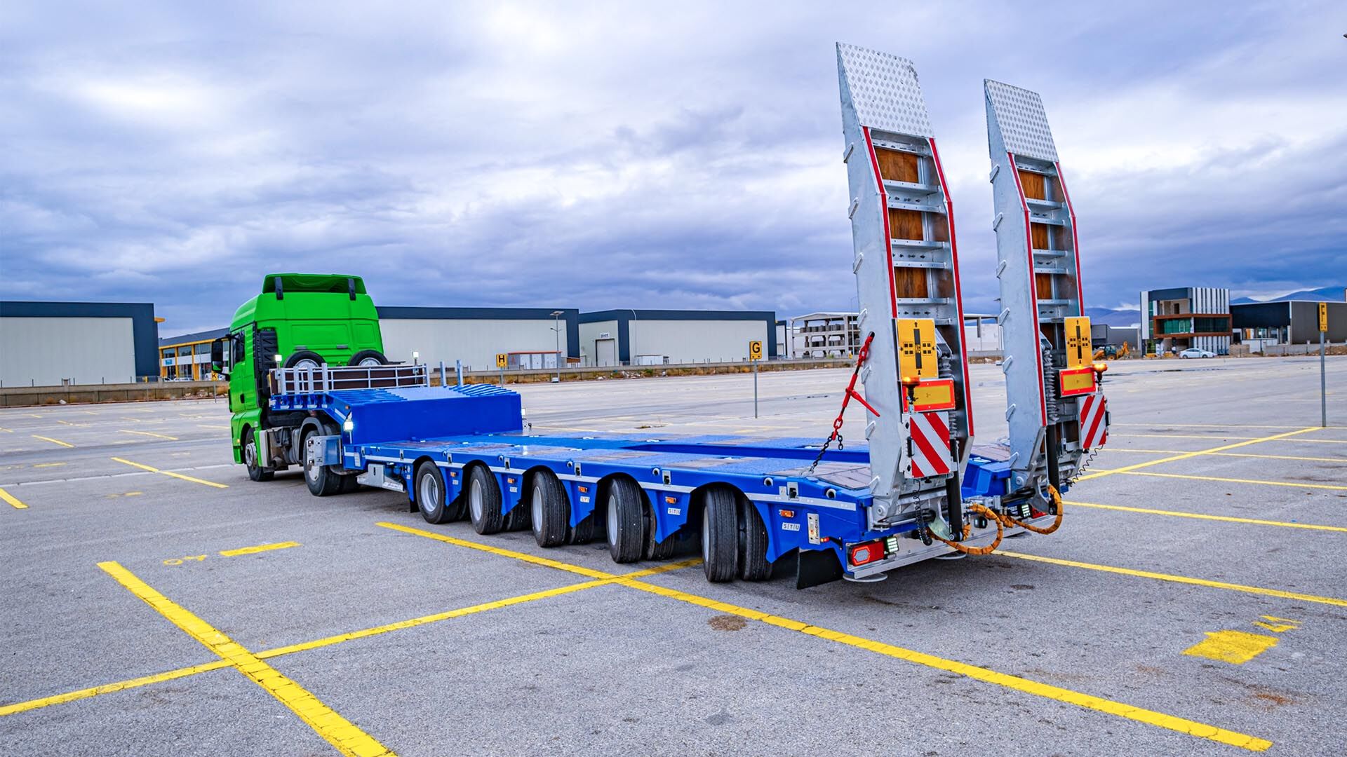 STU TRAILER DORSE ITHALAT IHRACAT LTD. STI. undefined: das Bild 4