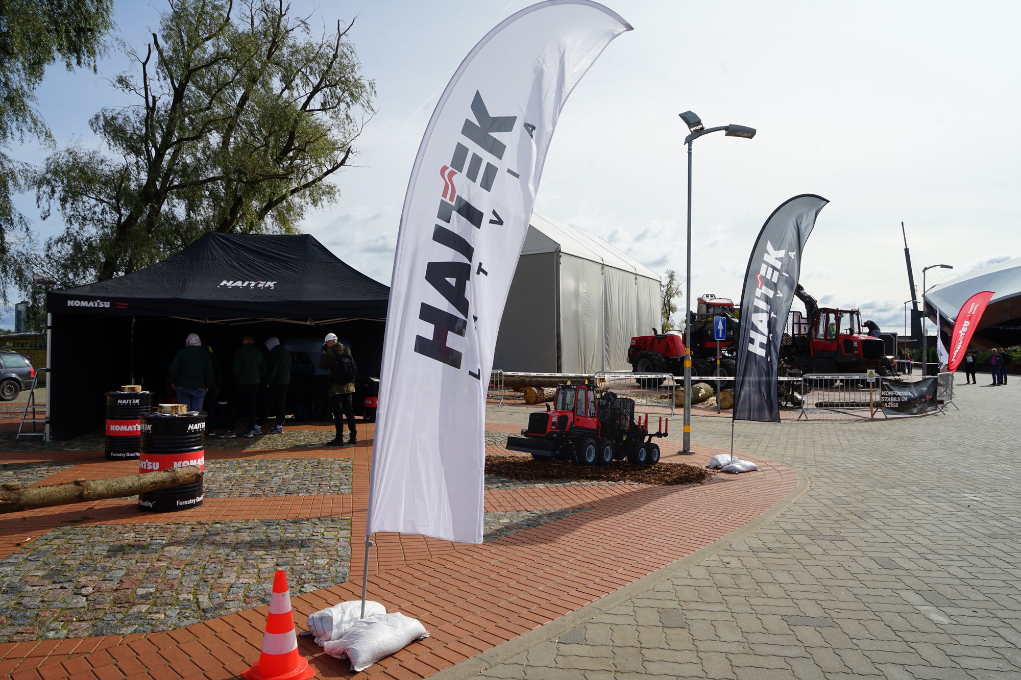 SIA "Haitek Latvia" - Anbauteile - Jahr: 2015 undefined: das Bild 23